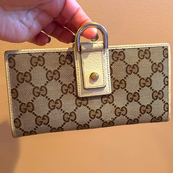 GUCCI Scarlett Monogram Canvas Logo Leather Bi-Fold Wallet. - Picture 13 of 15